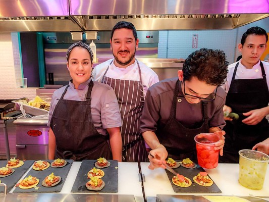 Alisson Pavón y Javier Kee Ham, una pareja de chefs que hace cuatro años abrió su primer restaurante con rotundo éxito