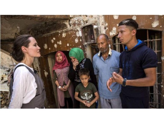 Angelina Jolie visita el norte de Irak y pide que paren los conflictos