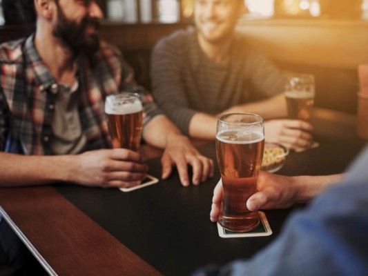 6 beneficios inesperados de tomar cerveza