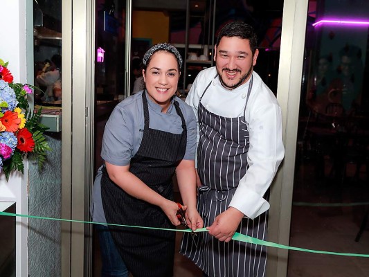 Alisson y Javier cocinaron a fuego lento una historia de éxito que hizo una dolorosa pausa con la llegada del Covid-19