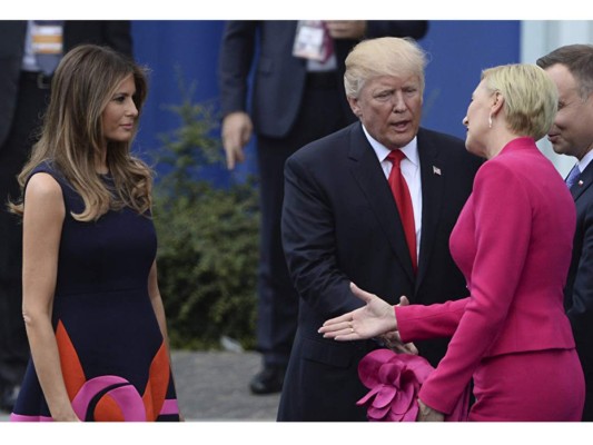 La primera dama polaca rechaza el saludo a Trump
