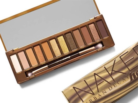 Urban Decay. La marca no para de agregar productos veganos y cruelty free, entre ellos se puede encontrar base de maquillaje, pinceles, sets de make up, spray fijador o esmalte de uñas. Hace ya 20 años que está presente en el mercado, por lo que de a poco se ha ido adaptando a los nuevos tiempos ecológicos.