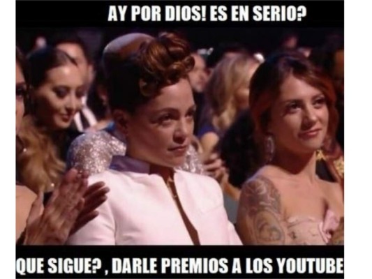 Memes de la reacción de Natalia Lafourcade en los Grammy Latinos