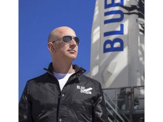 ¡Jeff Bezos hace historia en la astronáutica!