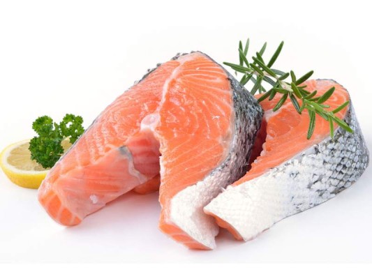 Pescado: Sabías que los mariscos pueden ayudar a satisfacer tus cravings y a darle un boost a tu metabolismo? El pescado es particularmente alto en Omega 3 que estimula la quema de grasa.