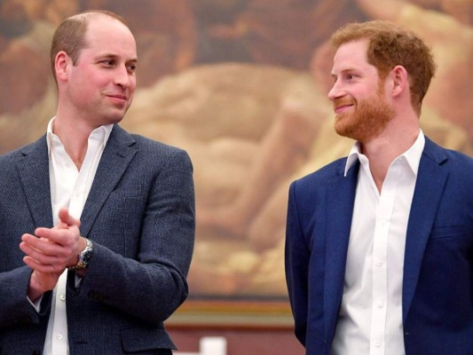 Príncipe William comparte adorable fotografía junto a Diana