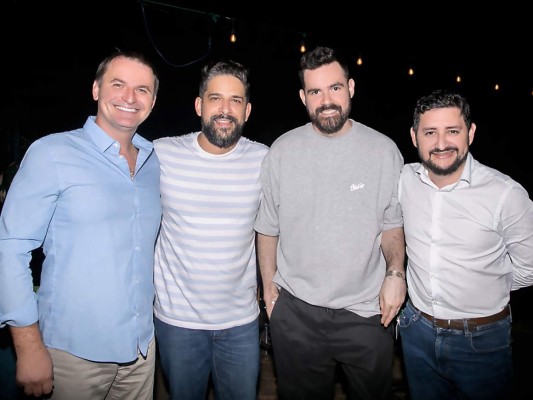 Chris Giles, Ignacio Batres, el cumpleañero Carlos Badia y Javier Medina.