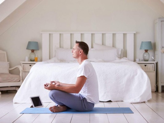 3. Medita<br/>No olvides que mantener la calma es clave en esta situación, realizar ejercicios de meditación te ayudará a relajarte. Esta es una actividad que puedes realizar junto a toda tu familia.<br/>