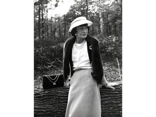 Classy and Fabulous: Cosas que no sabías de la famosa diseñdora Coco Chanel  