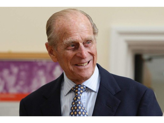 El príncipe Felipe de Edimburgo es trasladado a hospital en Londres