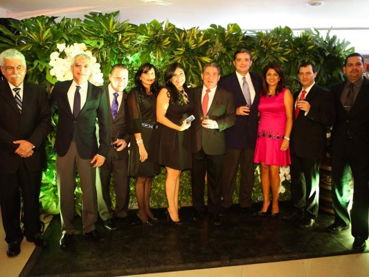 Edgardo Escoto, Carlos Villeda, César Paz, Gloria Aguilar, Juan Antonio Busto, Roberto García Botrán, Denise Godoy, Oscar Sagartume y Michel Rodríguez Edgardo Escoto, Carlos Villeda, César Paz, Gloria Aguilar, Juan Antonio Busto, Roberto García Botrán, Denise Godoy, Oscar Sagartume y Michel Rodríguez