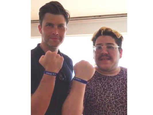Jurek entrega banda de Marca País a Colin Just el actor de Saturday Night Life Jurek entrega banda de Marca País a Colin Just el actor de Saturday Night Life