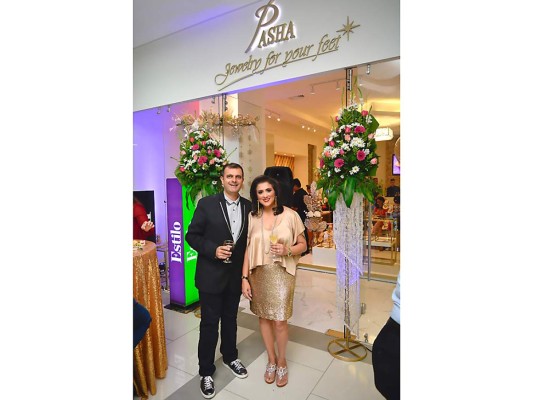 Peter Prakash y Namrata Mirpuri, ejecutivos de Pasha Boutique