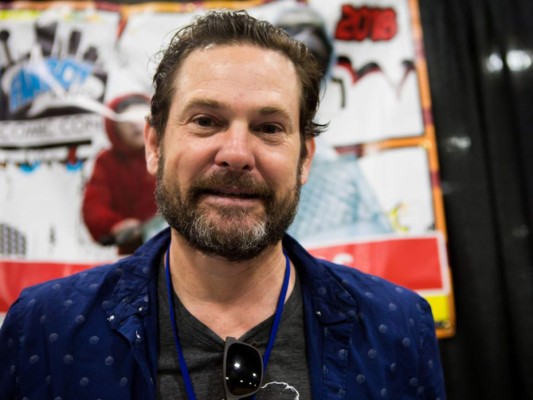 Henry Thomas tenía 11 años cuando llegó al casting de E.T. En realidad no llegó, lo fueron a buscar. No se conocieron mayores desequilibrios aunque fue detenido en Washington por manejar alcoholizado.