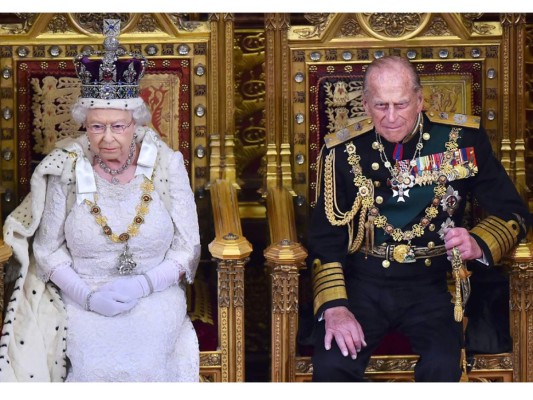 Buckingham anunció el retiro del duque de Edimburgo