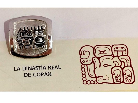 Luis Fonsi recibe regalo de diseñadora de joyas hondureña 