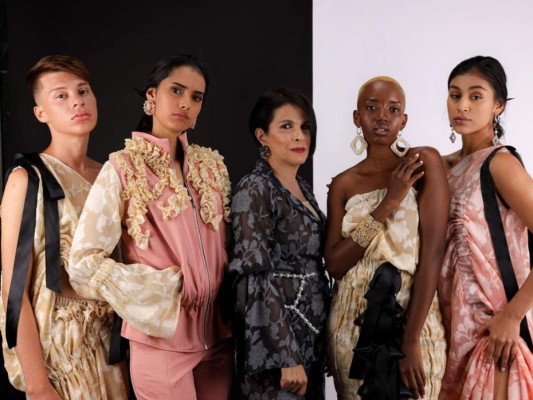 Lookbook de los diseñadores de Estilo Moda 2019
