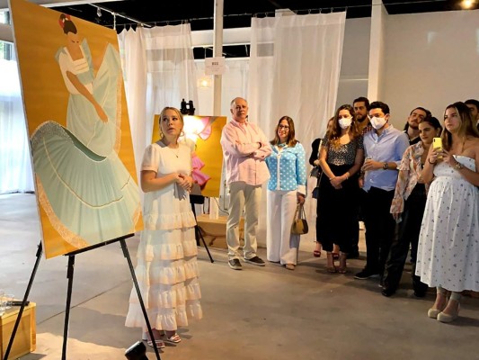 Isabella Carrión debuta con su colección 'Huipileras' en Miami