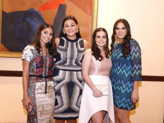 Sofía Pineda, Helena Rivera, Victoria Yibrín y Dora Bográn. Foto Alex Muñoz