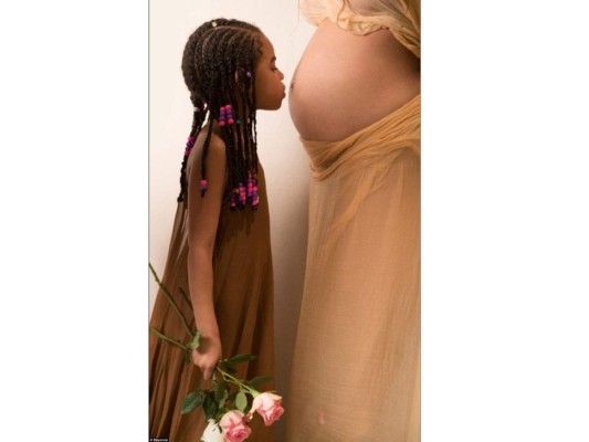 Beyoncé nos comparte un collage de su embarazo