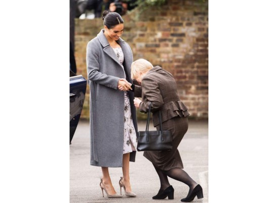 Meghan Markle visita la residencia de ancianos de la Royal Variety