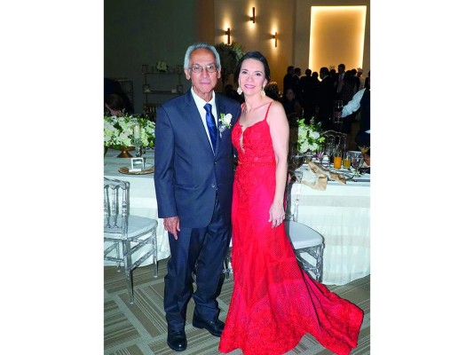 Alexander Torres y Carol Hernández, unen su vida en sagrado matrimonio   