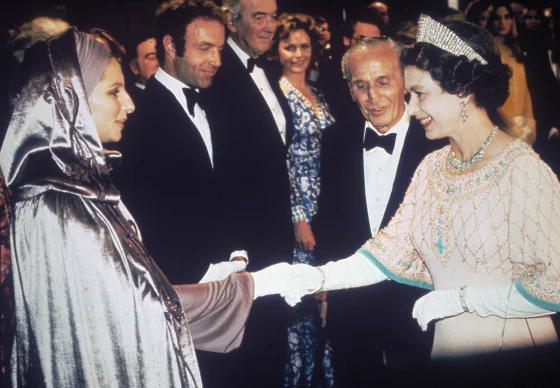 Los famosos que conocieron a la reina Isabel II