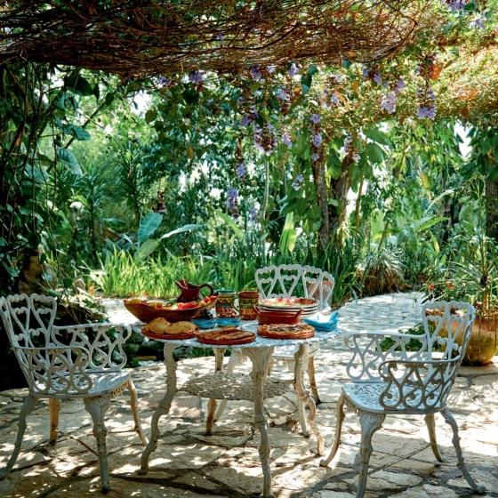 En la sección A Garden Breakfast incluye recetas como plátano maduro frito, panqueques de maíz dulce y el clásico MarieBelle’s Hot Chocolat, considerado el mejor chocolate caliente del mundo. En la sección A Garden Breakfast incluye recetas como plátano maduro frito, panqueques de maíz dulce y el clásico MarieBelle’s Hot Chocolat, considerado el mejor chocolate caliente del mundo.