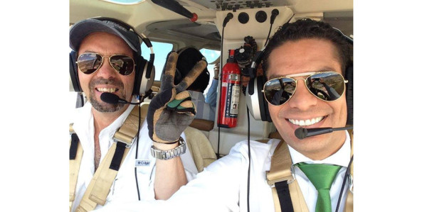 Ismael Cala como copiloto en el helicóptero que lo traslado a San Pedro Sula, en el norte de Honduras.