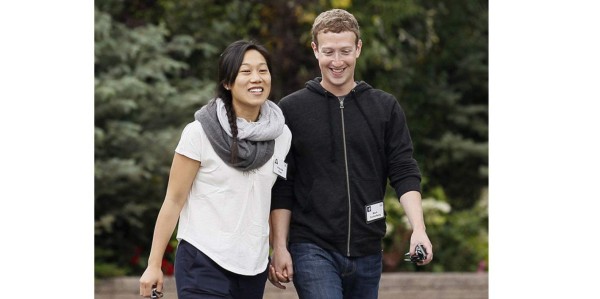Mark Zuckerberg junto a su esposa Priscilla Chan