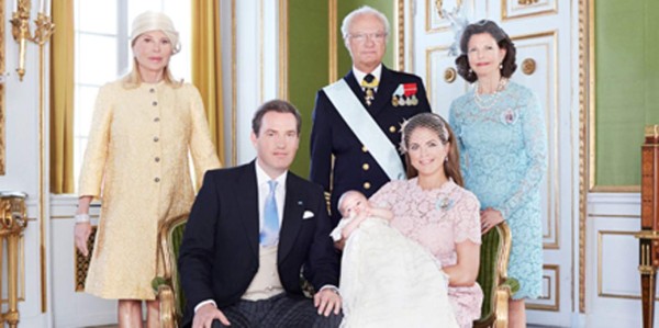 La princesa Leonor, que nació el pasado 20 de febrero, es la segunda nieta de los Reyes y quinta en la línea de sucesión a la Corona de Suecia.