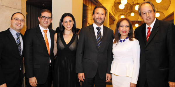 Joel Muchnik, Alfonso y Anabelle Martínez,Fernando Poma, Tania Durón y Dominique Gapang