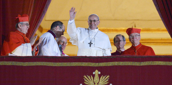 Vaticano: los 10 mandamientos del papa Francisco  
