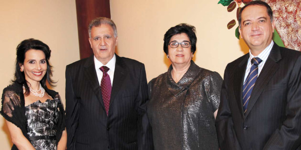 Tatiana Kafati, José Mourra, Jeannette Bendeck y Rainer Loewemberg (foto: Héctor Hernández)