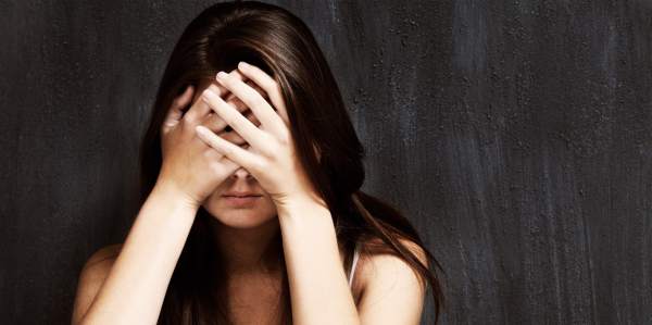 3. Puede causar o contribuir a la depresión y la ansiedad. 3. Puede causar o contribuir a la depresión y la ansiedad.