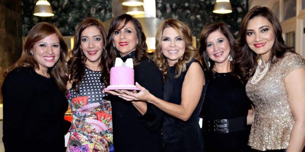 Frances Syri, Lilian Pineda, Karla Toledo, Tania Atala, Marilda Pascua y Blanca Paz