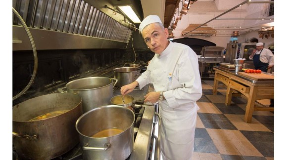 El chef Mark Flanagan en la cocina real del Castillo de Windsor