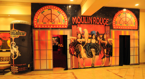 Fiesta al estilo Moulin Rouge de Paris