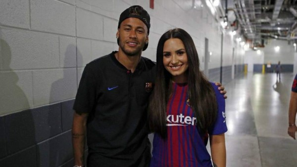 Neymar y Demi Lovato podrían estar iniciando una relación
