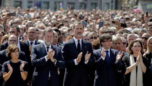 El rey Felipe VI acude al homenaje a las víctimas de Barcelona