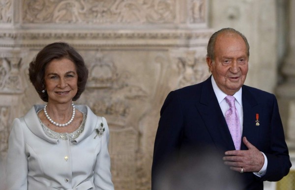 Juan Carlos firma abdicación