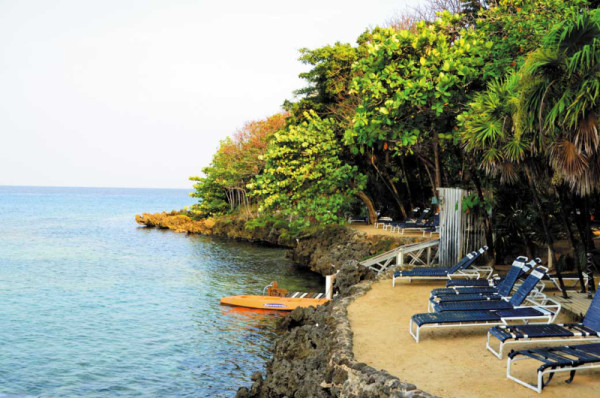 Vista de Half Moon Resort en West End, Roatán, Islas de la Bahía (Foto: Arturo Sosa)