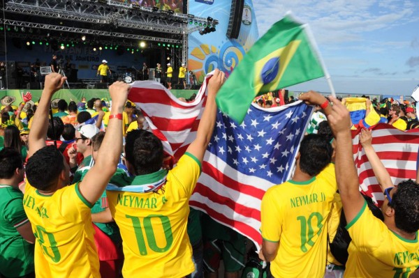 J-Lo y Pitbull abren Brasil 2014  