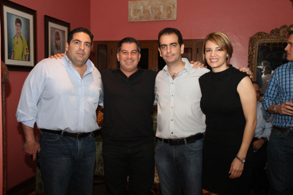 Javier Abufele, Mateo Yibrin, Javier Siman y Anais Henríquez. Foto: Alex Muñoz