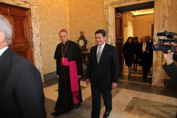 El papa Francisco recibió a Juan Orlando Hernández