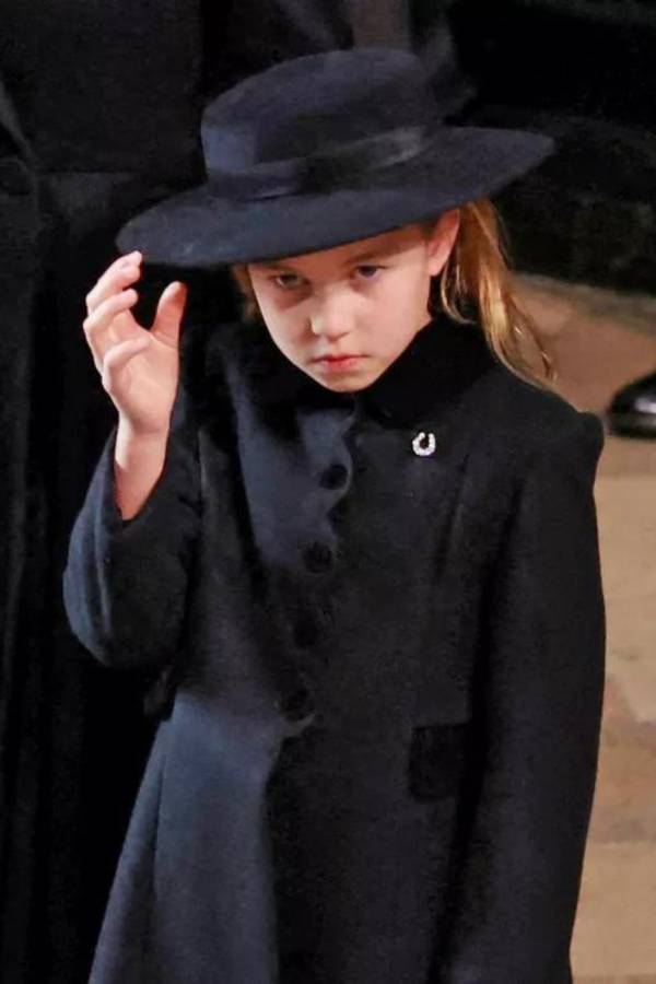 La princesa Charlotte se despide de su bisabuela La princesa Charlotte se despide de su bisabuela