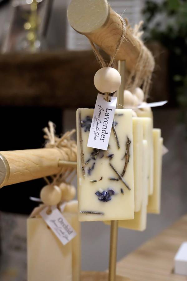 Conoce a Amy Ramos Padgett, el alma de Aroma Candle Store Conoce a Amy Ramos Padgett, el alma de Aroma Candle Store