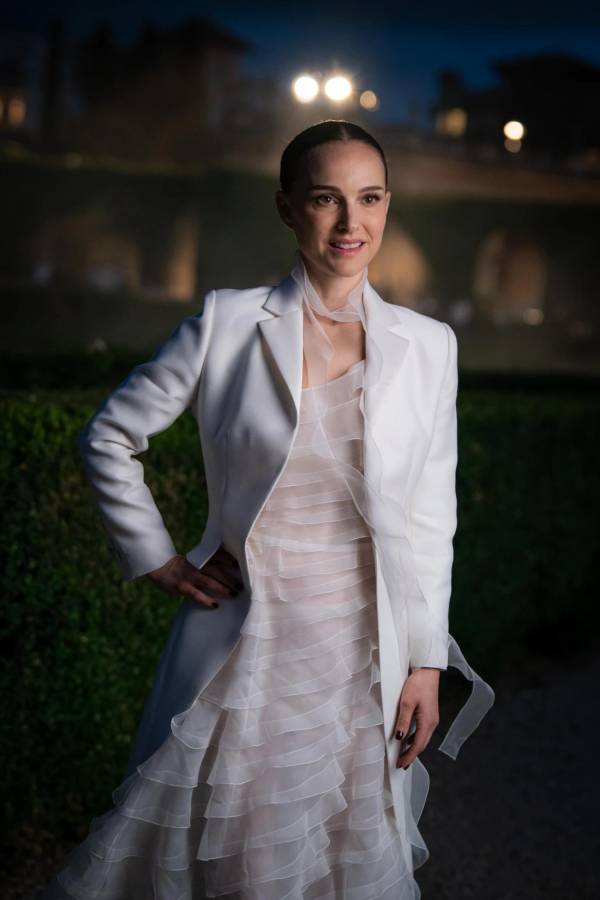 Natalie Portman en el desfile Cruise 2026. Natalie Portman en el desfile Cruise 2026.