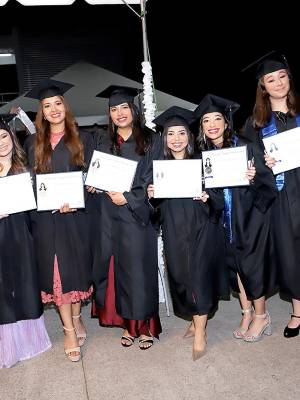 UNITEC celebra graduaciones de pregrado 2024 en Tegucigalpa