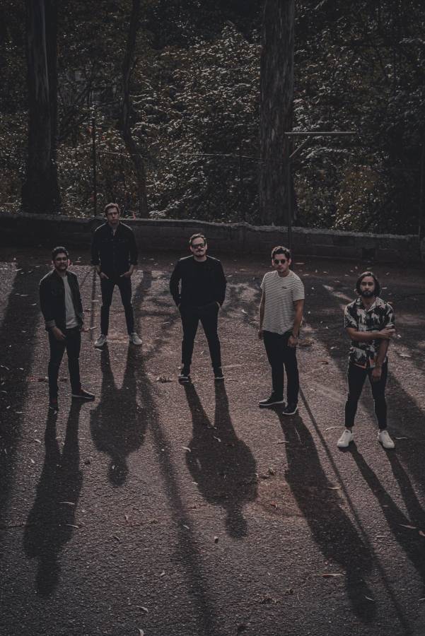 La banda de rock alternativo Compass fue fundada en 2014 y se consolida en la presente década La banda de rock alternativo Compass fue fundada en 2014 y se consolida en la presente década